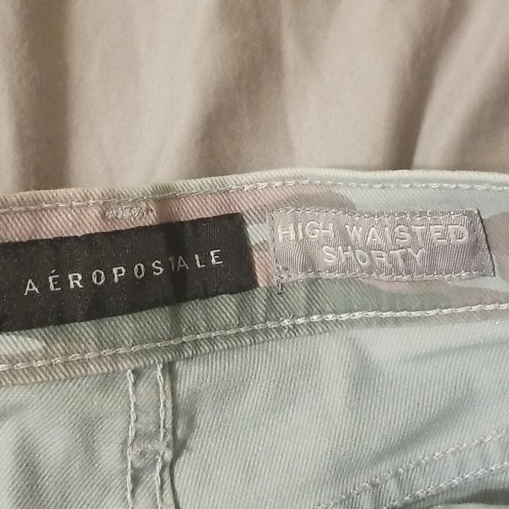 Shorts - Picture 2 of 4